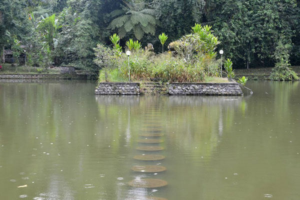 full_ancient-pond-batukaru-small_1426738195 full_ancient-pond-batukaru-small_1426738195
