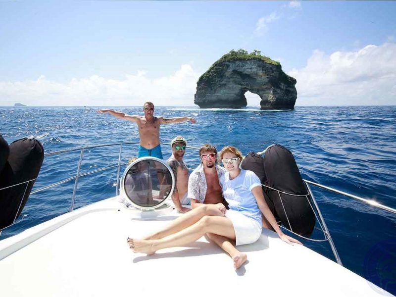 nusa-lembongan-yacht-800x600 nusa-lembongan-yacht-800x600