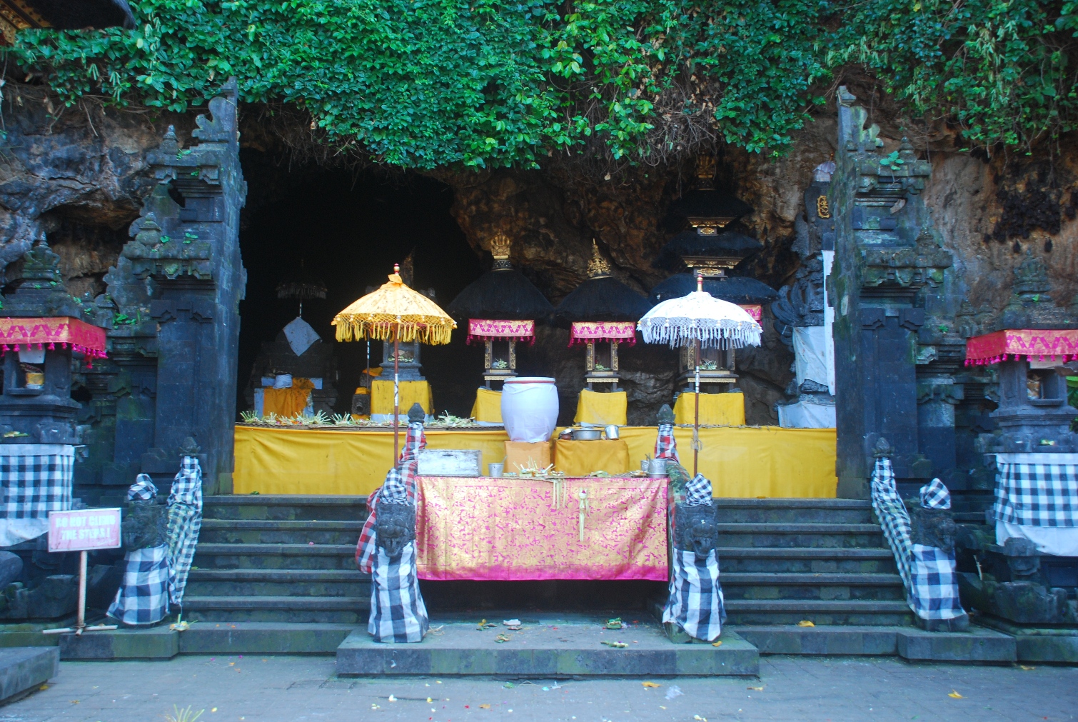 goa lawah 2