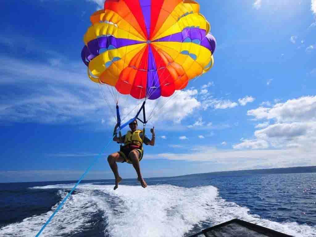 Parasailing-Water-Sport-Bali